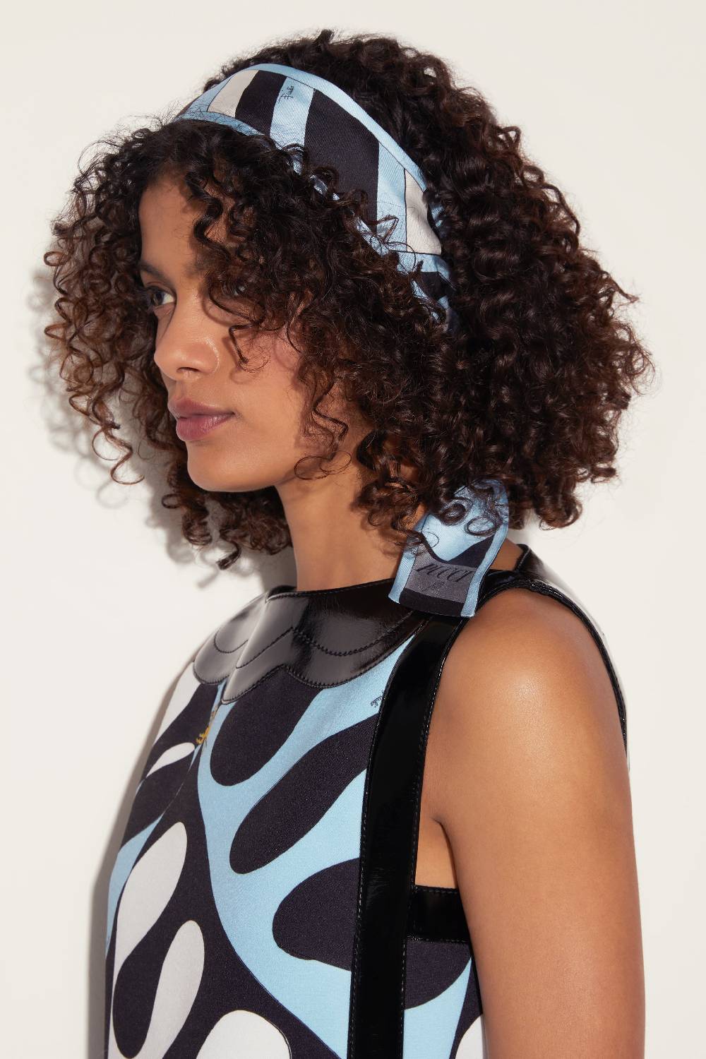 Pucci Foulard in seta con stampe Marmo e Iride Fino al 60% di sconto