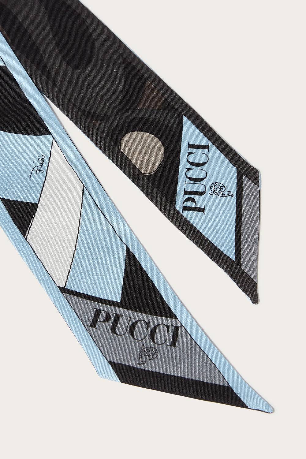 Pucci Foulard in seta con stampe Marmo e Iride Fino al 60% di sconto