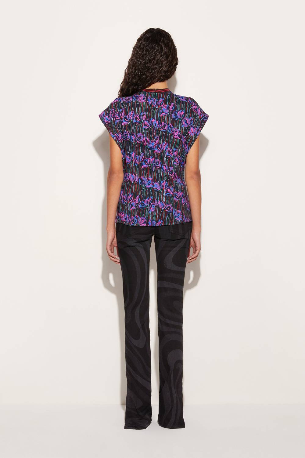 Pucci Top con stampa Fior di Loto e cut-out Sostegno trimestrale