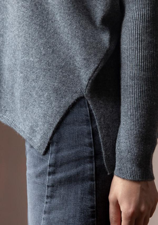 Rose & Lini ABSOLUT CASHMERE “PONCHO ASTRID” DARK GREY 2025