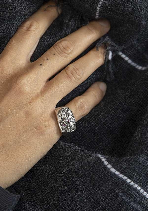 Rose & Lini ROSAMARIA “NASHKA” DIAMONDS & RUBY SILVER RING Offerta