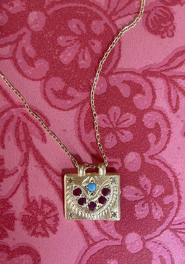 Rose & Lini 5 OCTOBRE “GAIA T.” GOLD MEDAL NECKLACE Vendita Economica