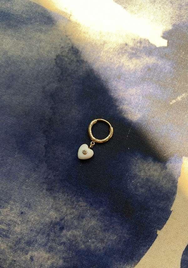 Rose & Lini 5 OCTOBRE “LOLA D” WHITE HEART SINGLE EARRING Moda