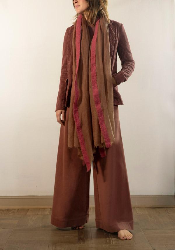 Rose & Lini MIRROR IN THE SKY CASHMERE “GRAN SOUFFLE SEMI-FELTED SHAWL” HAZELNUT & CHILI Economico