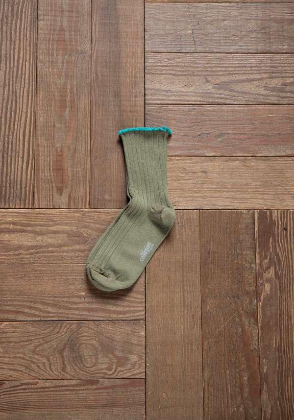 Rose & Lini COLLEGIEN “DELPHINE” RIBBED SOCKS OLIVE Vendita Calda