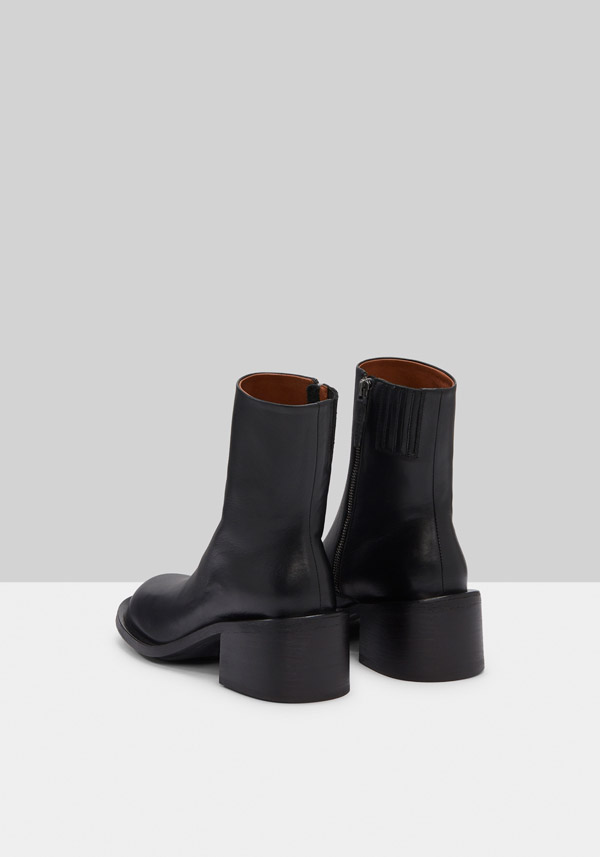 Rose & Lini MARSÈLL “ALLUCINO BEATLE” BLACK LEATHER ANKLE BOOTS Pezzi Unici