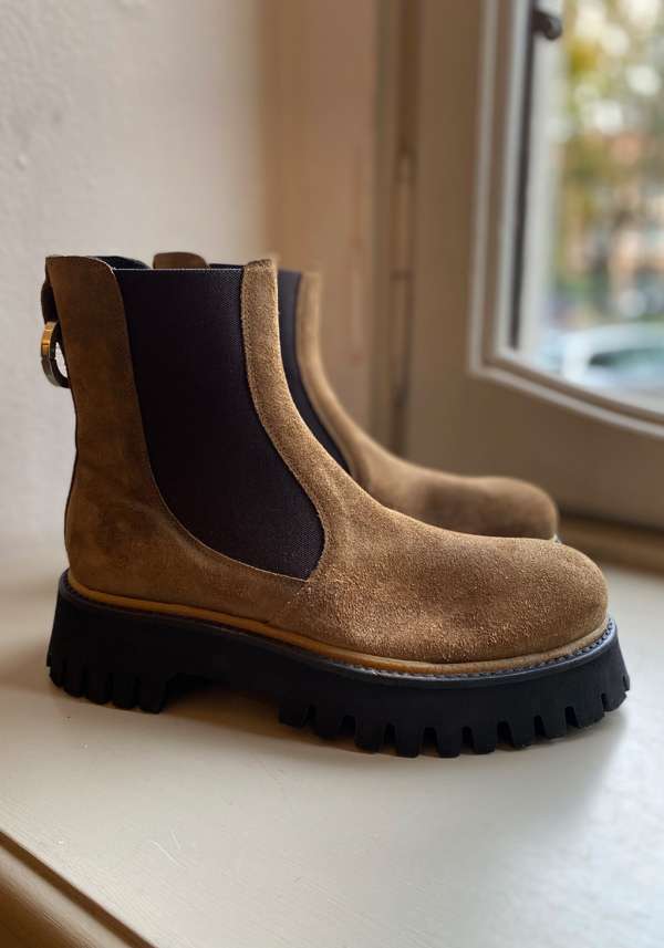 Rose & Lini ROCCO P. “TRONCHETTO 15630” SUEDE CARAMEL ANKLE BOOTS Promozione Limitata