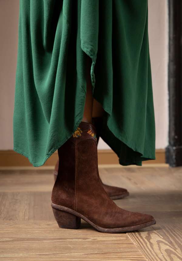 Rose & Lini FAUZIAN JEUNESSE “ROVESCIO” COCCO SUEDE TEXAN ANKLE BOOTS Sottocosto