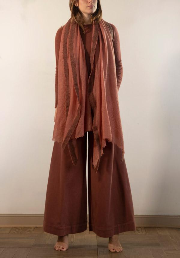 Rose & Lini MIRROR IN THE SKY CASHMERE “GRAN SOUFFLE SEMI-FELTED SHAWL” MAHOGANY & WILLOW Sconto