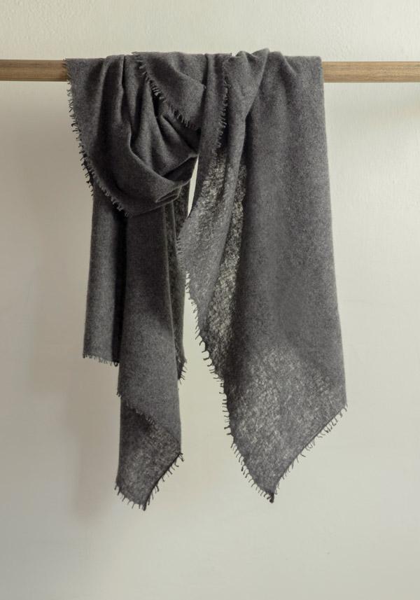 Rose & Lini MIRROR IN THE SKY CASHMERE “OPEN KNITTED MELANGE” CHARCOAL SCARF Affare Del Giorno