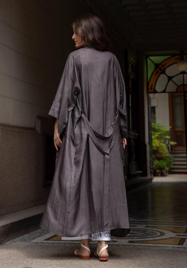 Rose & Lini THE ROSE IBIZA SILK “GOWN KIMONO” CHARCOAL In Linea