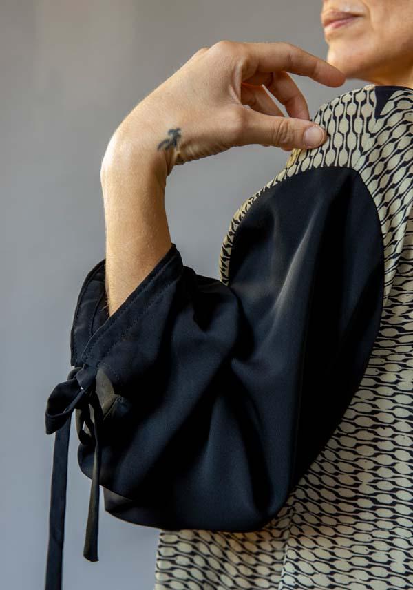 Rose & Lini IBRIGU SILK “SHIRT CM171” BEIGE & BLACK Acquista Ora