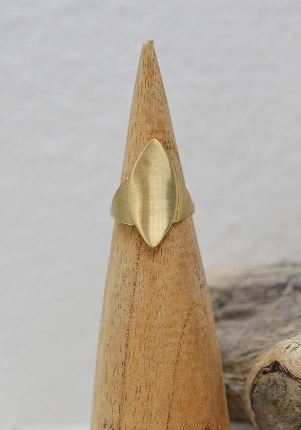 Rose & Lini MAITEA “MAYA” GOLD RING Esporta salva