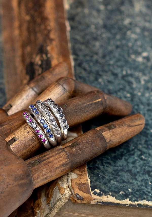 Rose & Lini ROSAMARIA SAPPHIRE AND COGNAC DIAMOND “POPPY” RING Pezzi Unici
