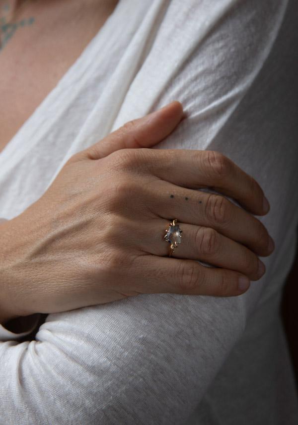 Rose & Lini VARIANCE OBJECTS “SMALL SAPPHIRE” ROSE GOLD RING #8 Novità