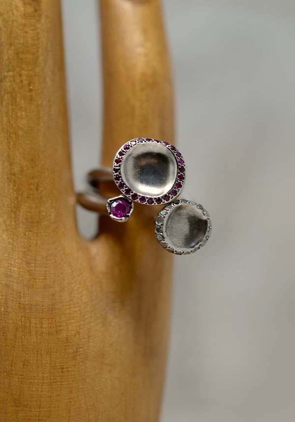 Rose & Lini ROSAMARIA SILVER AND RUBY “BEENU” RING Saldi Di Fabbrica