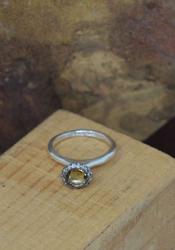 Rose & Lini ROSAMARIA SILVER “BELQUIS” DIAMONDS & BEER QUARTZ RING Vendite Flash