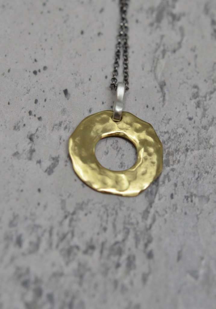 Rose & Lini ROSAMARIA ROUND BRONZE PENDANT NECKLACE 2025
