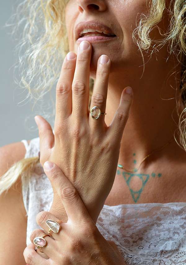 Rose & Lini MAITEA “OVAL” ROSE TOURMALINE RING Acquista Ora