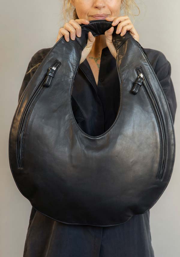 Rose & Lini MARIANA MENDEZ “BIVALDA” BLACK LEATHER BAG Vendita calda