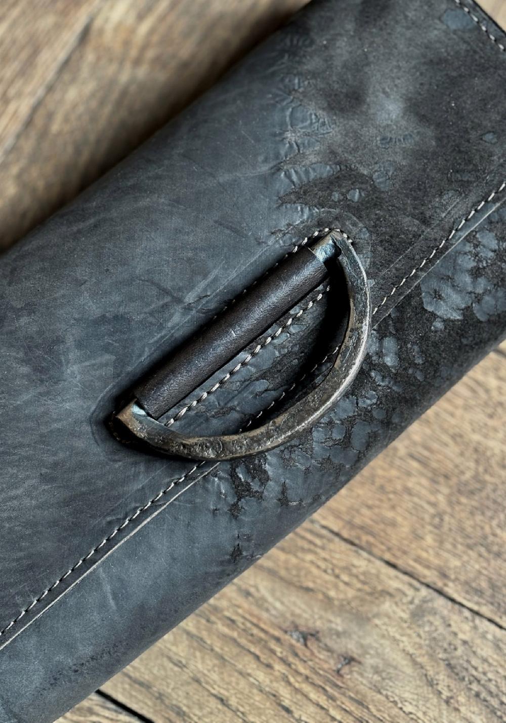 Rose & Lini TAGLIOVIVO ONYX LEATHER “MARSUPIO RING” BAG Prezzo basso