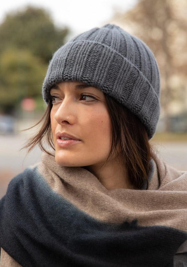 Rose & Lini DANIELAPI CASHMERE “CLASSIC RIB BEANIE” GREY OMBRE 50% di sconto con spedizione gratuita