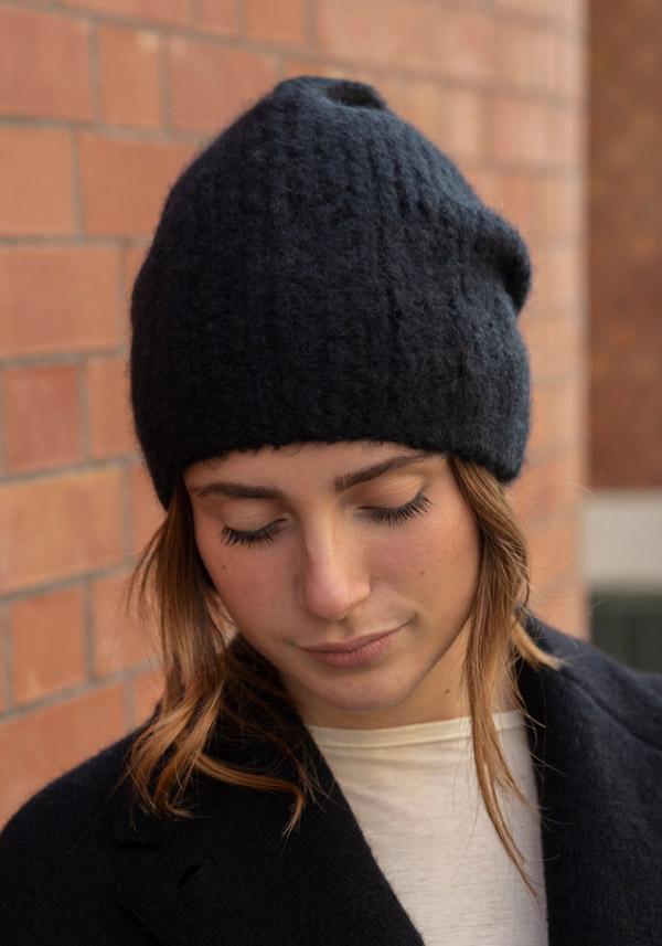 Rose & Lini DANIELAPI CASHMERE & SILK “IGLOO” BLACK BEANIE Esporta salva