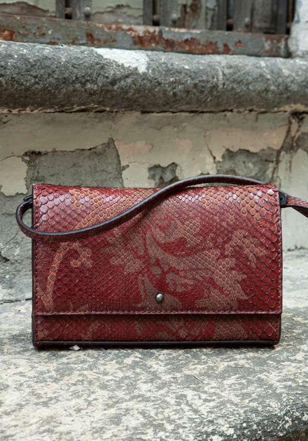 Rose & Lini SIMONA TAGLIAFERRI BORDEAUX PYTHON POCHETTE BAG Sottocosto