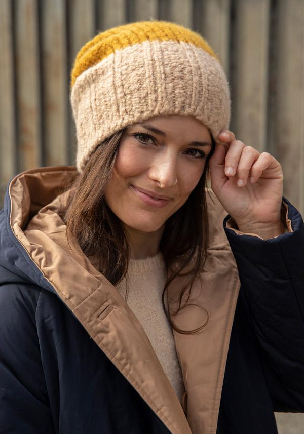 Rose & Lini DANIELAPI CASHMERE & SILK “IGLOO BICOLOR” CREAM & MUSTARD BEANIE Prezzo basso