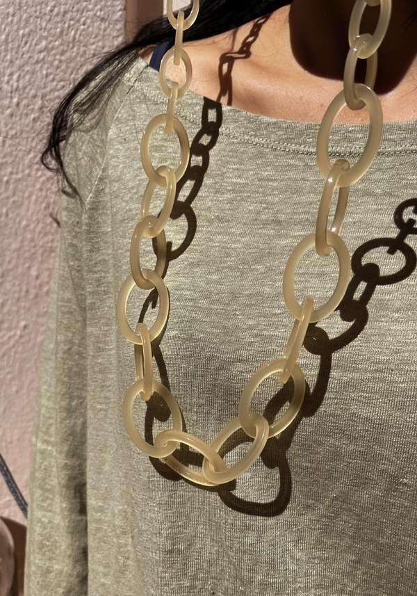 Rose & Lini ORRIS LONDON “CHAIN CONVERTIBLE” APRICOT GLASSES CHAIN Limitato a 3 giorni