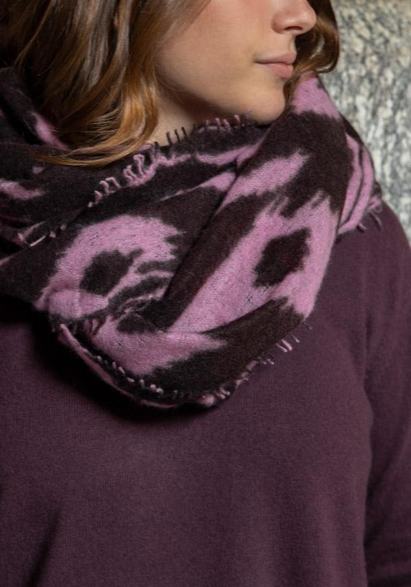 Rose & Lini MIRROR IN THE SKY CASHMERE “OPEN KNITTED PRINT” DEW & CHICORY SCARF In vendita