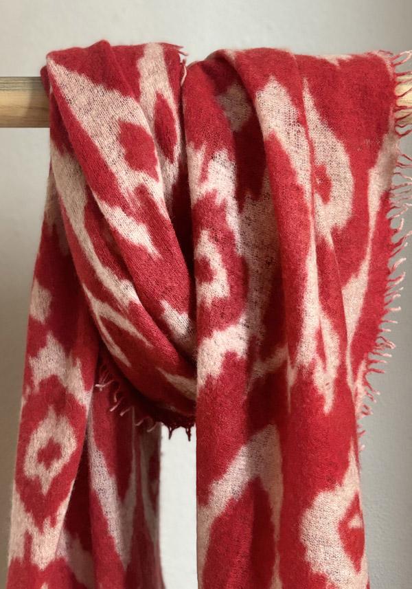 Rose & Lini MIRROR IN THE SKY CASHMERE “OPEN KNITTED PRINT” BEIGE & FIERY SCARF Duty-free