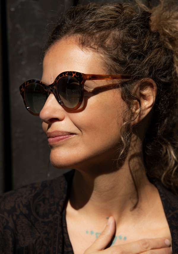 Rose & Lini NATHALIE BLANC BROWN & TURTLE SUNGLASSES Acquista Ora