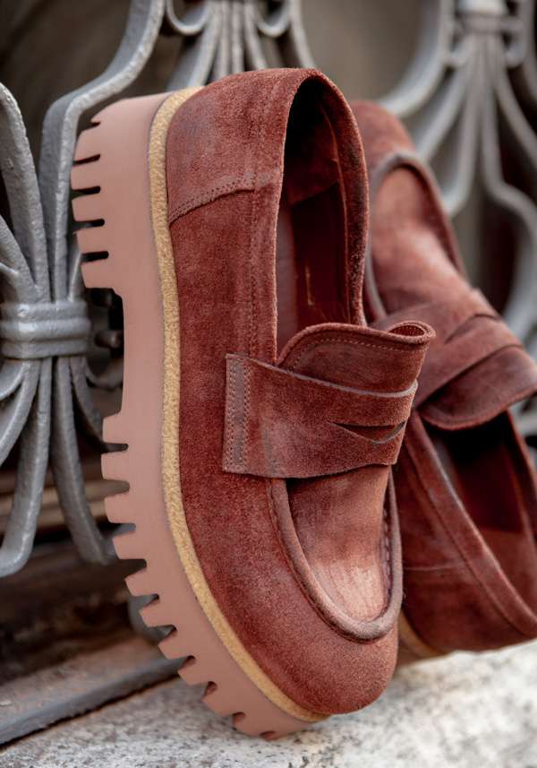 Rose & Lini ROCCO P. “BOCCADORO” SUEDE LOAFERS In Vendita