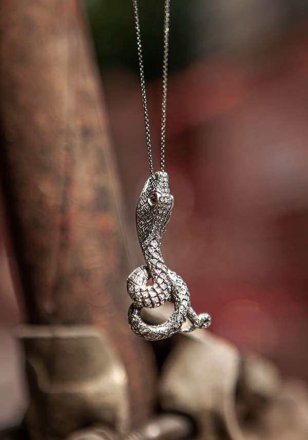 Rose & Lini SIMONA TAGLIAFERRI “COBRA PENDANT NECKLACE J226 WD” WHITE DIAMONDS Saldi Di Fabbrica