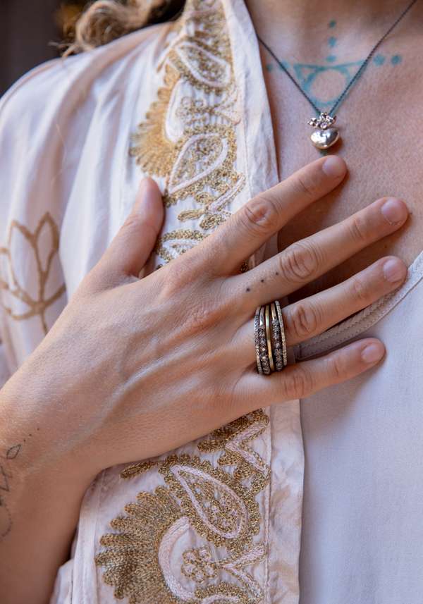 Rose & Lini ROSAMARIA “BRENNA” COPPER RING Negozio