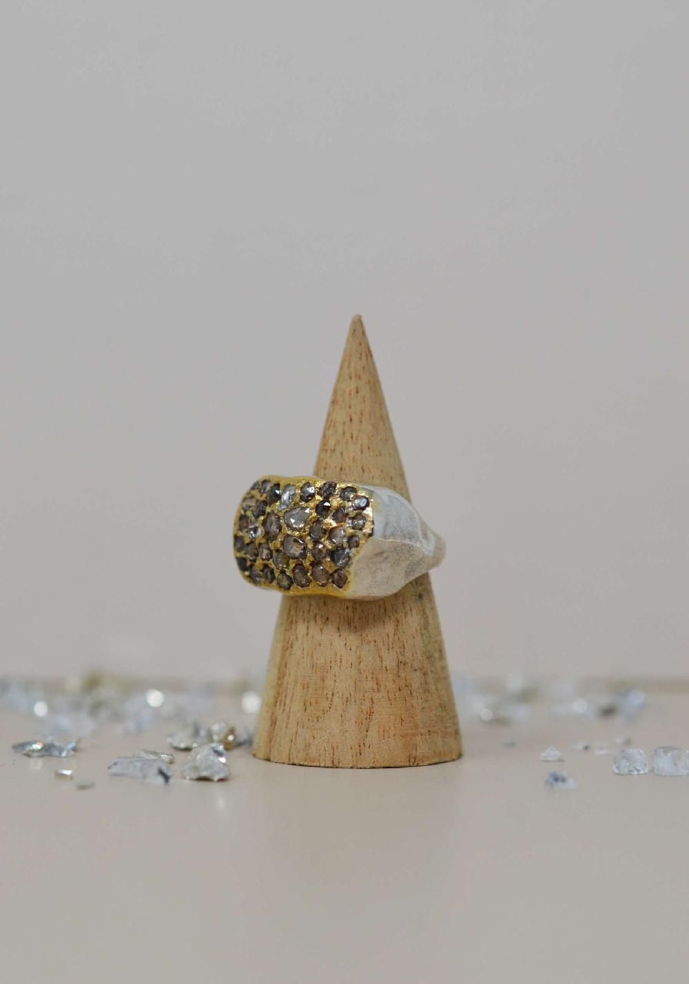 Rose & Lini ROSAMARIA SILVER & GOLD “NASHKA B” BROWN DIAMONDS RING Grande vendita