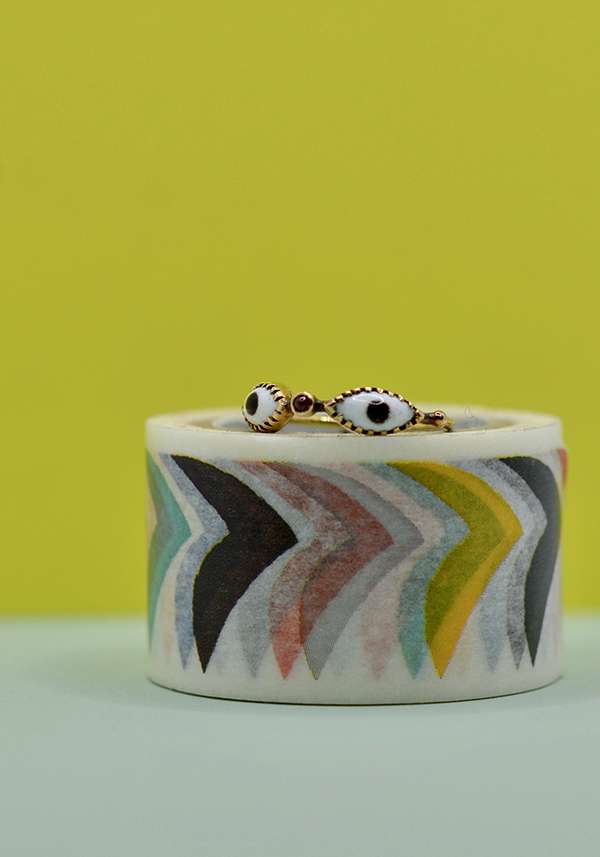 Rose & Lini DORETTE CERAMIC & RUBY “BAGUE OEIL” GOLD RING Offerta Giorno del Papà