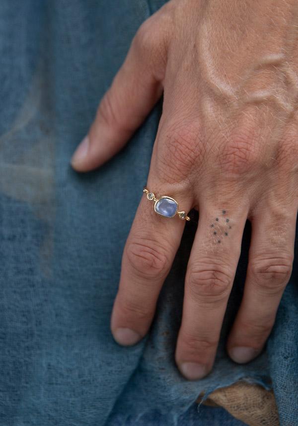 Rose & Lini DORETTE GOLD & BLUE SAPPHIRE “BAGUE SIMPLE” RING Offerta San Valentino