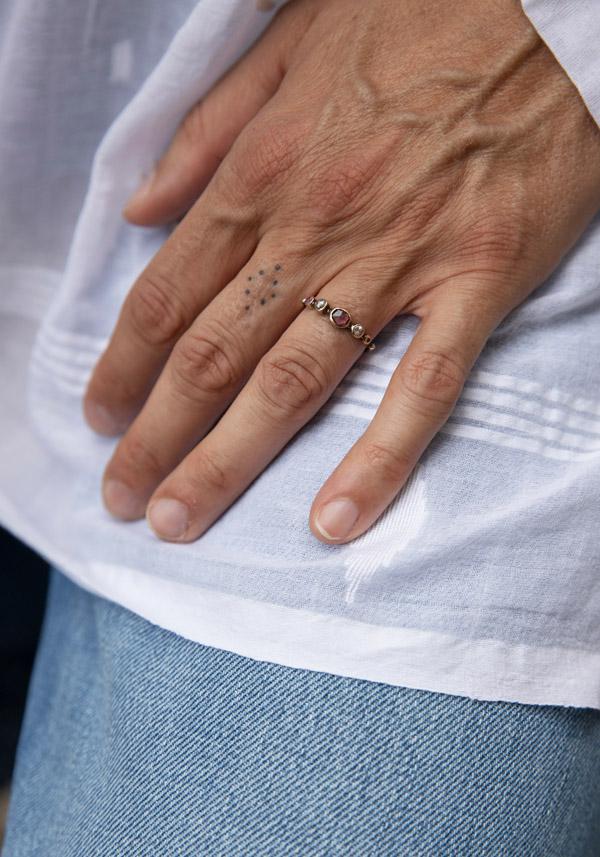 Rose & Lini DORETTE DIAMONDS & SAPPHIRES “BAGUE SIMPLE” GOLD RING Online Outlet