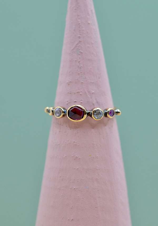 Rose & Lini DORETTE DIAMONDS & SAPPHIRES “BAGUE SIMPLE” GOLD RING Online Outlet