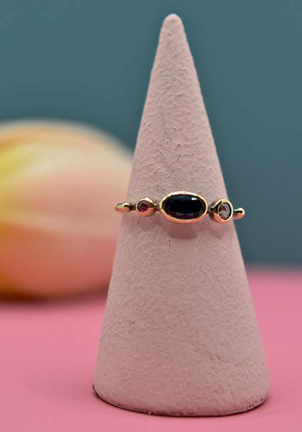 Rose & Lini DORETTE RUBY & BLUE SAPPHIRE “BAGUE SIMPLE” GOLD RING Lightning offer