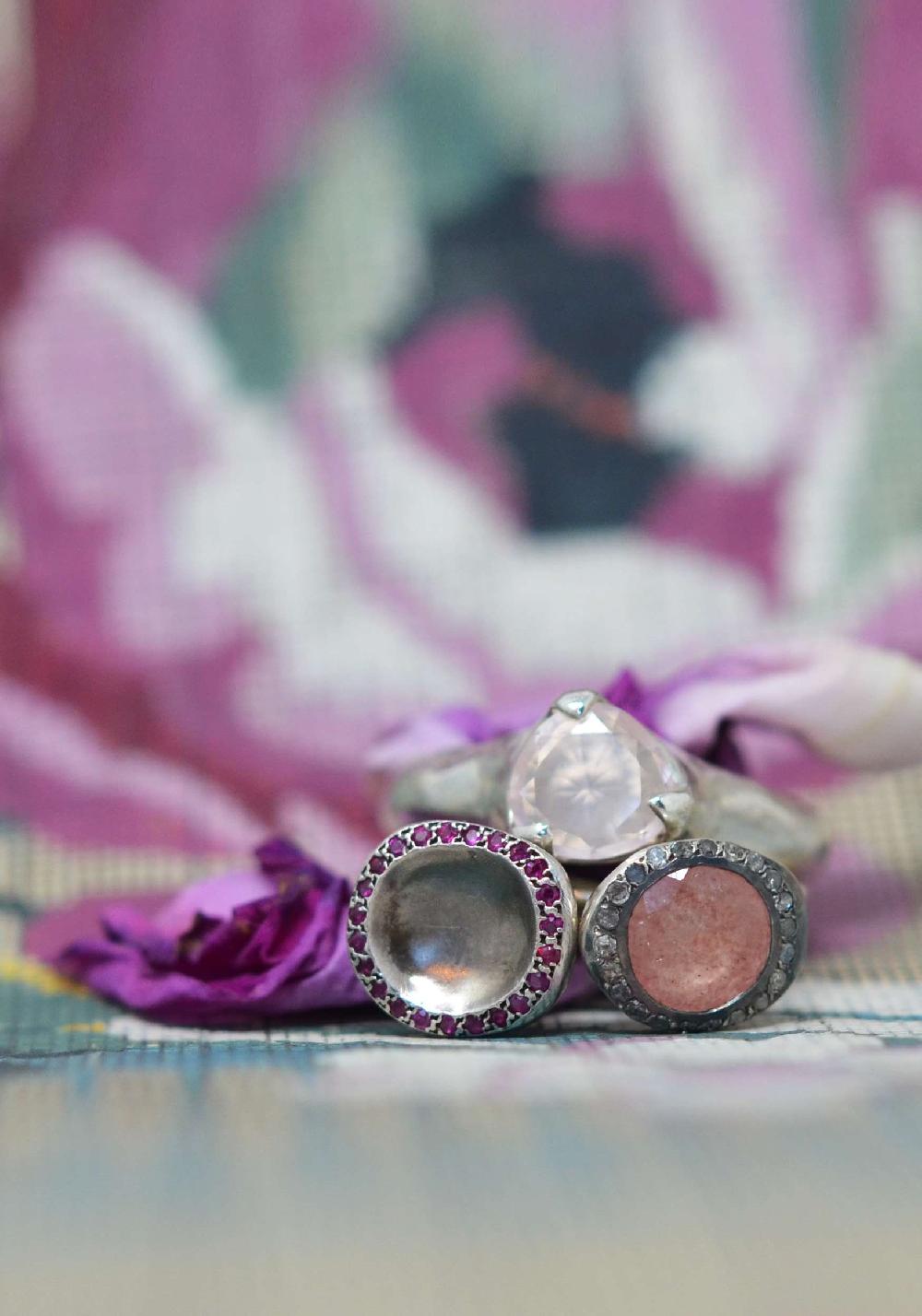 Rose & Lini ROSAMARIA SILVER “BEENU” DIAMONDS & PINK QUARTZ RING Grandi sconti