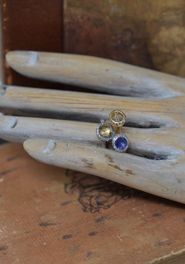 Rose & Lini ROSAMARIA “BELQUIS” DIAMONDS & IOLITE SILVER RING Nuovi prodotti