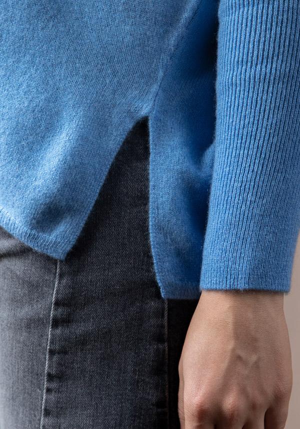 Rose & Lini ABSOLUT CASHMERE “PONCHO CAMILLE” CORNFLOWER Comprane uno, ottenene uno gratis