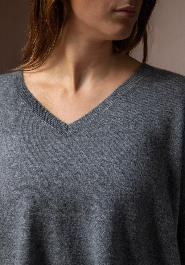 Rose & Lini ABSOLUT CASHMERE “PONCHO CAMILLE” DARK GREY Offerte giornaliere