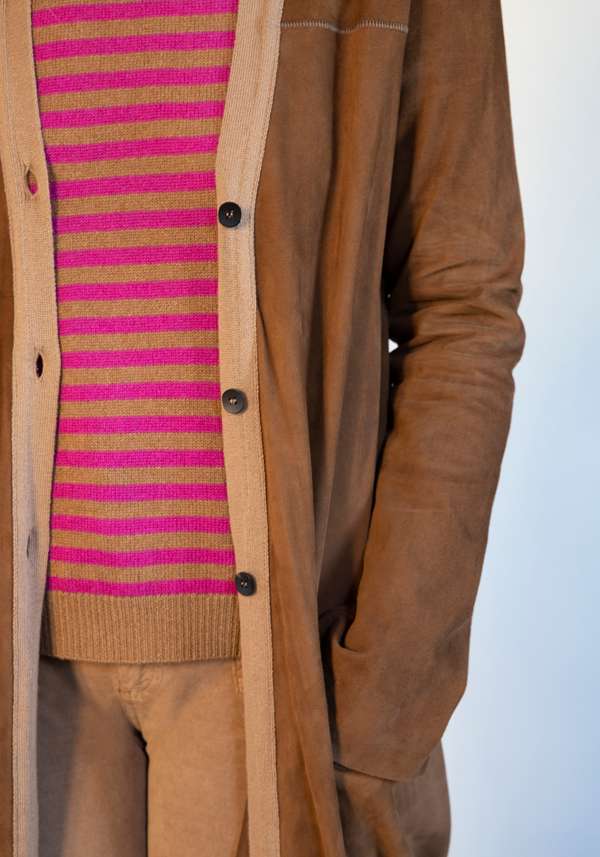 Rose & Lini GIORGIO BRATO RUM SUEDE LEATHER “CARDIGAN OVER” Presa