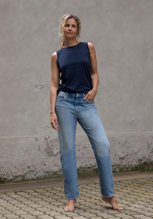 Rose & Lini MOTHER DENIM “THE DITCHER HOVER” DENIM BLUE JEANS Only for today