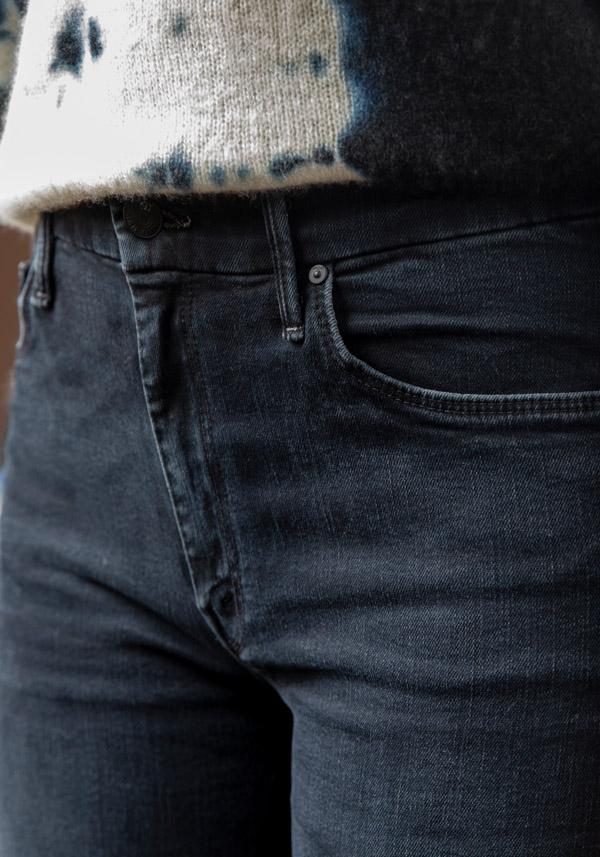 Rose & Lini MOTHER DENIM “THE ROLLER FRAY” NAVY JEANS Solo un giorno rimasto