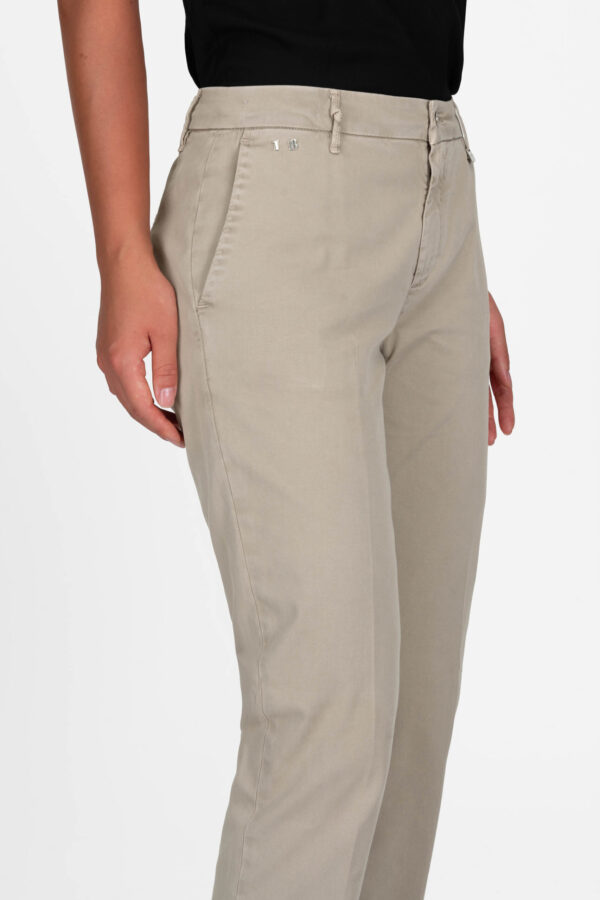 Sartoria Tramarossa PANTALONE ADELE SLIM IN COTONE BEIGE Saldi Di Fabbrica